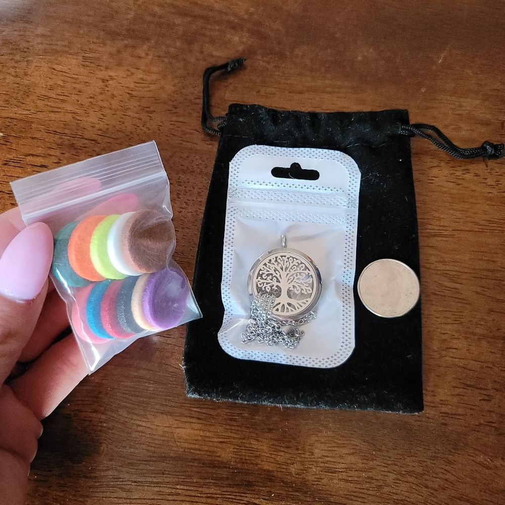 NEW! Silver Tree Diffuser Necklace with Felt Pads
